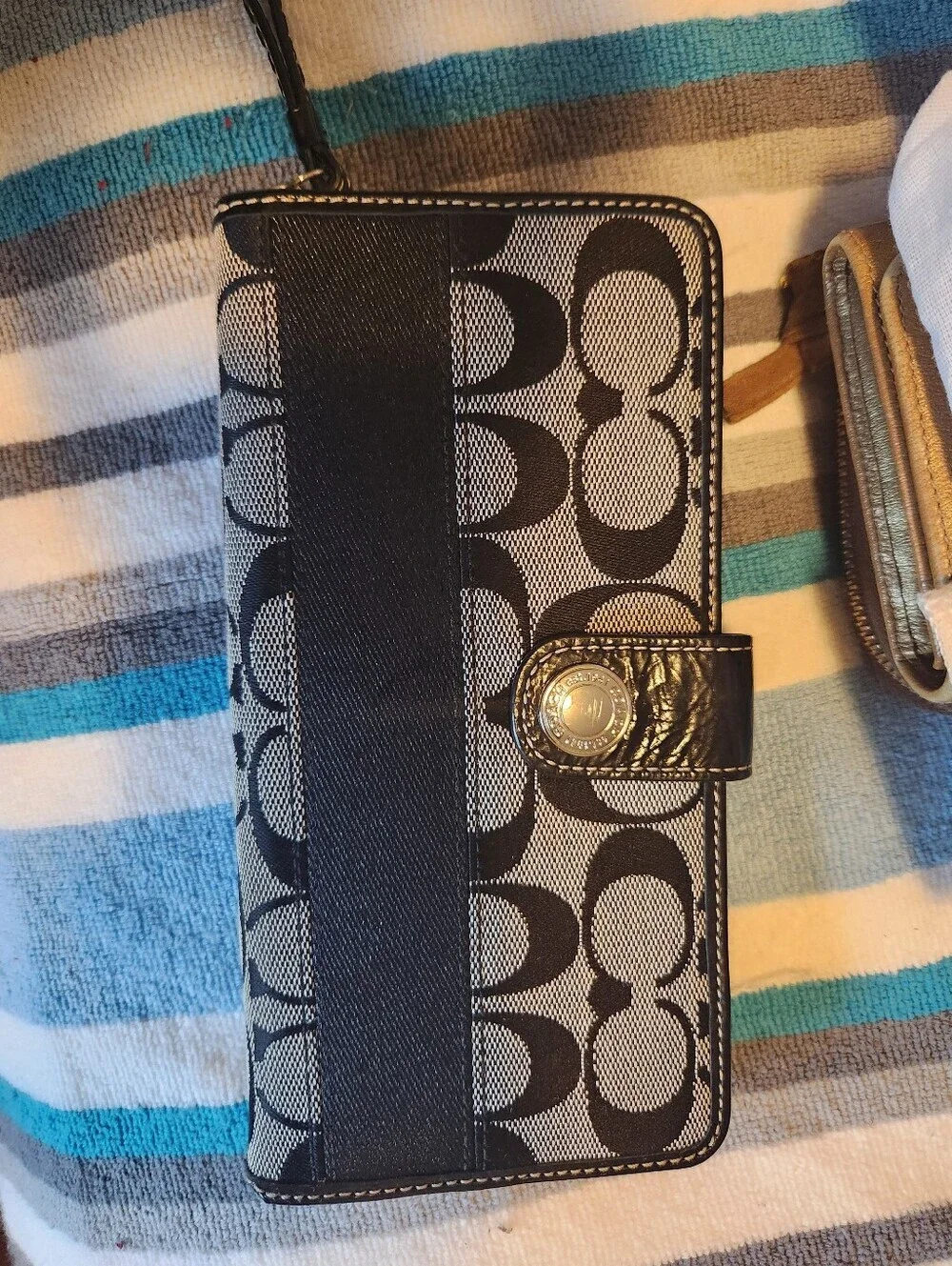 Coach Signature Canvas Wallet in Black And Gray